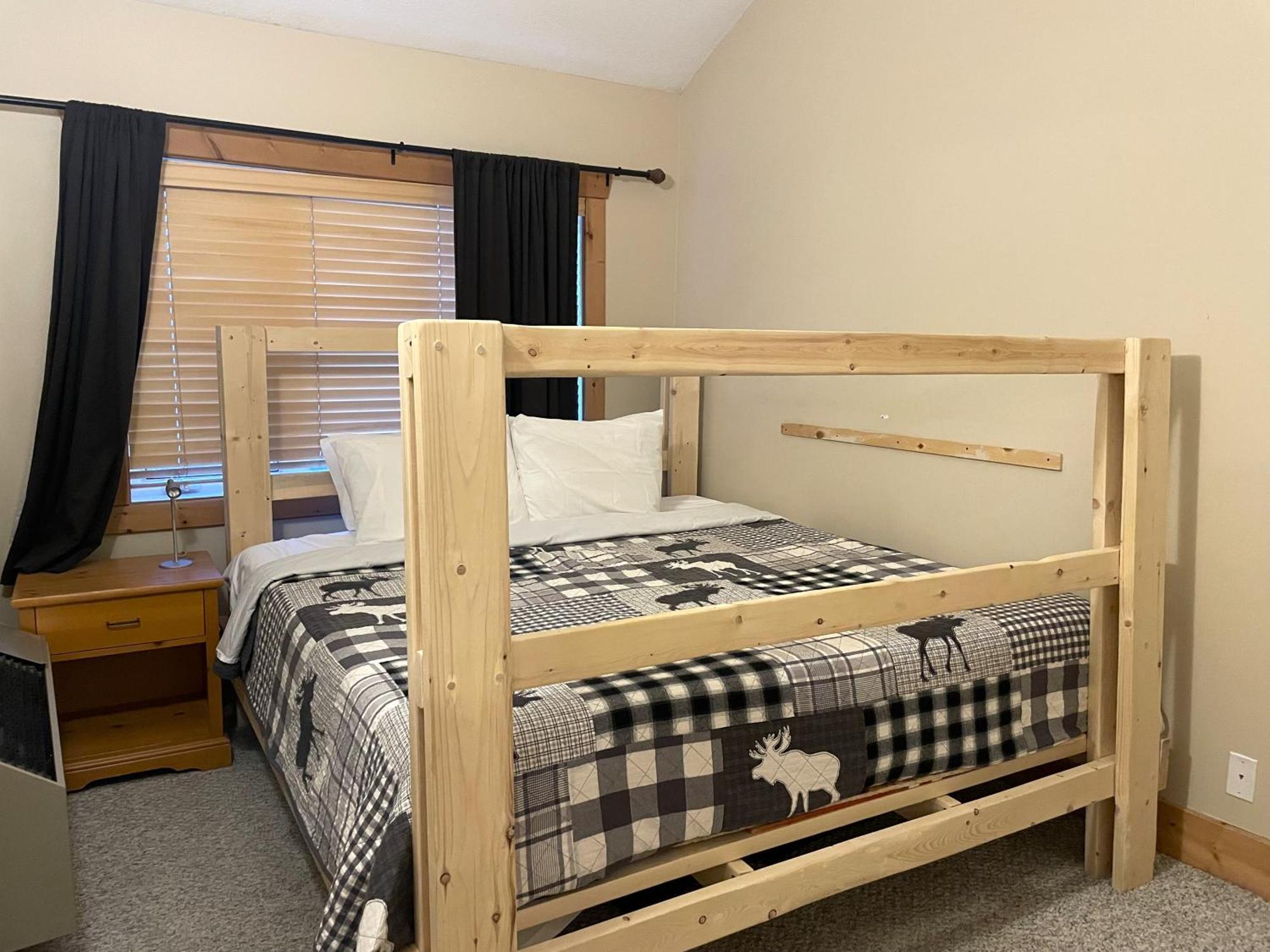 Cornerstone Lodge By Park Vacation Management Fernie Eksteriør billede