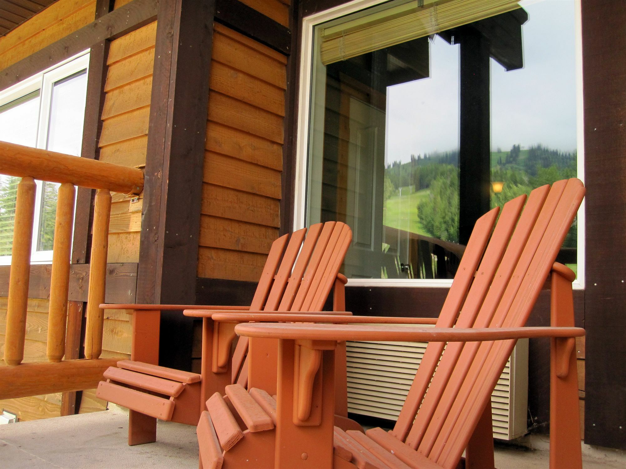 Cornerstone Lodge By Park Vacation Management Fernie Eksteriør billede
